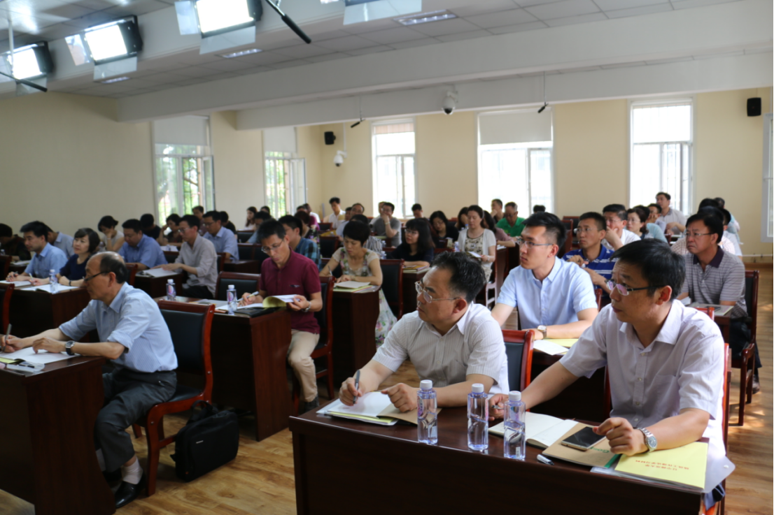 我校召开统战干部培训大会