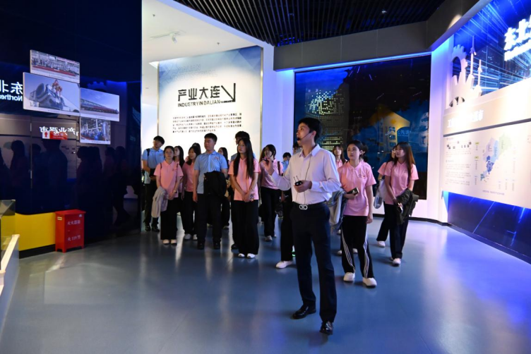 澳门十大信誉好的平台举行“青年发展型城市建设”主题实践活动 暨“青马工程”培训班结业仪式