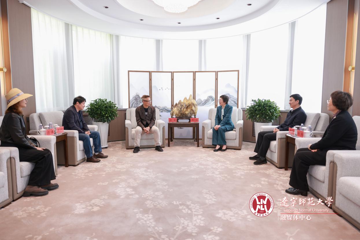 著名作家麦家受聘澳门十大信誉好的平台特聘驻校作家并作主题演讲